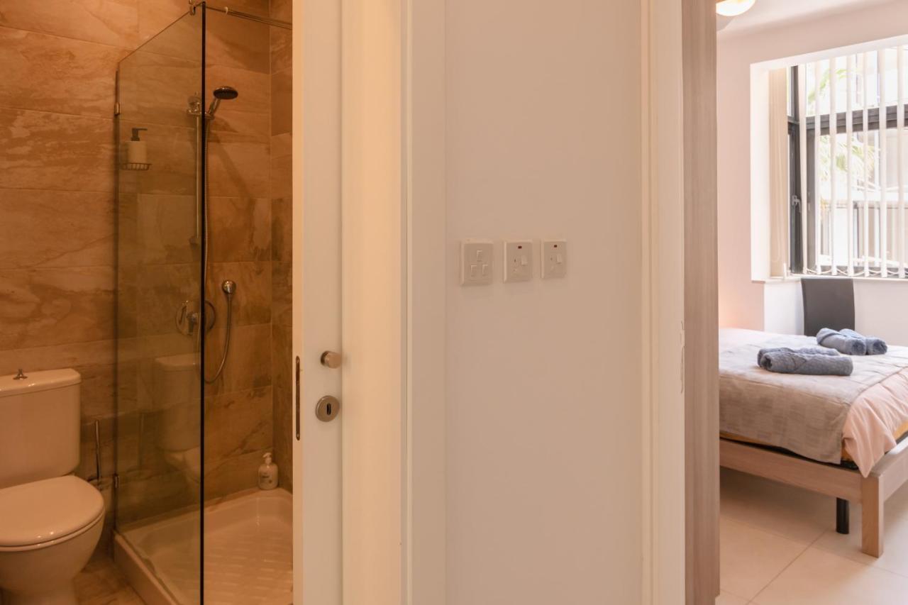 Modern Comfort - 2Br Apartment Center Of St Julians & Paceville San Giuliano Esterno foto