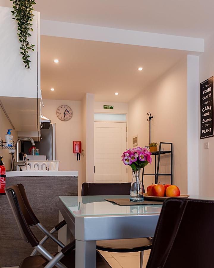Modern Comfort - 2Br Apartment Center Of St Julians & Paceville San Giuliano Esterno foto